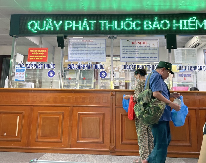 Đề xuất hoàn tiền cho người bệnh khi phải tự mua thuốc, vật tư- Ảnh 1. Đề xuất hoàn tiền cho người bệnh khi phải tự mua thuốc, vật tư- Ảnh 1.