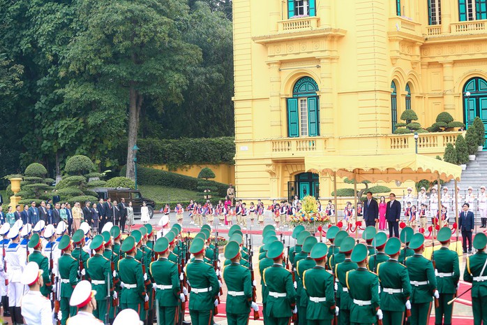 Cận cảnh Thủ tướng Phạm Minh Chính chủ trì lễ đón Thủ tướng Campuchia Hun Manet- Ảnh 7. Cận cảnh Thủ tướng Phạm Minh Chính chủ trì lễ đón Thủ tướng Campuchia Hun Manet- Ảnh 7.