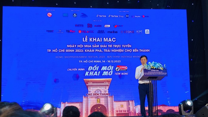Chợ Bến Thành sắp đón hàng trăm KOL livestream bán hàng, quảng bá du lịch- Ảnh 1. Chợ Bến Thành sắp đón hàng trăm KOL livestream bán hàng, quảng bá du lịch- Ảnh 1.