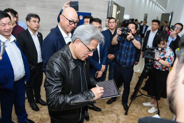 Chủ tịch Tập đoàn NVIDIA: Cam kết để Việt Nam trở thành quê hương thứ hai- Ảnh 8. Chủ tịch Tập đoàn NVIDIA: Cam kết để Việt Nam trở thành quê hương thứ hai- Ảnh 8.