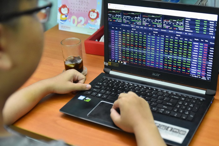 Chứng khoán ngày mai (13-12): Có thể mua mới cổ phiếu chứng khoán, bất động sản- Ảnh 1. Chứng khoán ngày mai (13-12): Có thể mua mới cổ phiếu chứng khoán, bất động sản- Ảnh 1.