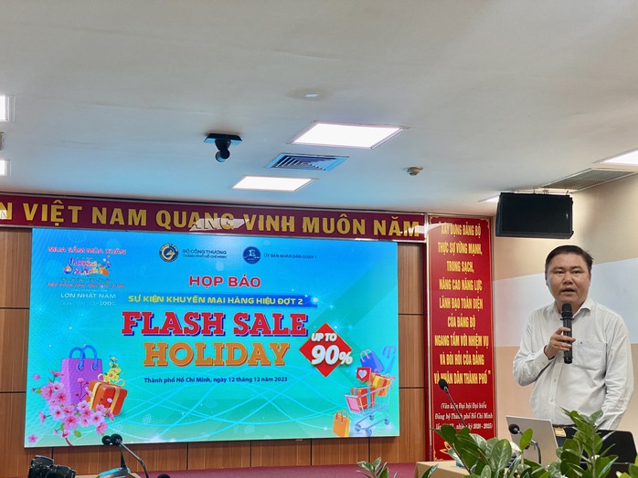 Kinh tế khó khăn nhưng hàng hiệu vẫn bán tốt- Ảnh 1. Kinh tế khó khăn nhưng hàng hiệu vẫn bán tốt- Ảnh 1.