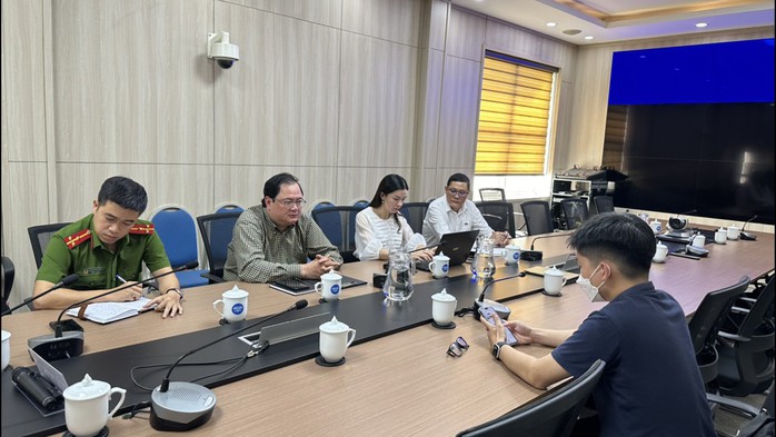 Lý do chủ tài khoản Facebook "Loa phố phường Huế" bị công an mời làm việc- Ảnh 1. Lý do chủ tài khoản Facebook "Loa phố phường Huế" bị công an mời làm việc- Ảnh 1.