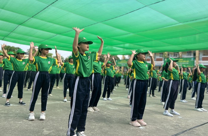 Học sinh ở Bình Dương vừa xác lập một kỷ lục- Ảnh 1. Học sinh ở Bình Dương vừa xác lập một kỷ lục- Ảnh 1.
