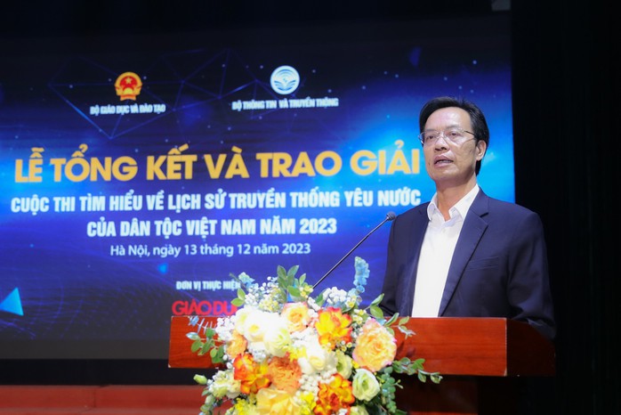 Trao giải cuộc thi “Tìm hiểu về lịch sử truyền thống yêu nước của dân tộc Việt Nam"- Ảnh 1. Trao giải cuộc thi “Tìm hiểu về lịch sử truyền thống yêu nước của dân tộc Việt Nam"- Ảnh 1.