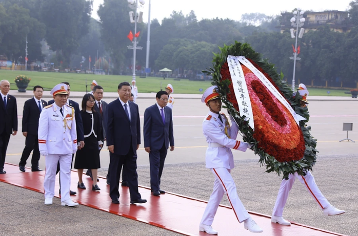 Tổng Bí thư, Chủ tịch Tập Cận Bình viếng Chủ tịch Hồ Chí Minh- Ảnh 3. Tổng Bí thư, Chủ tịch Tập Cận Bình viếng Chủ tịch Hồ Chí Minh- Ảnh 3.