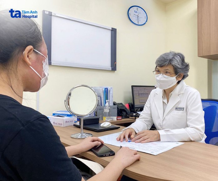 Làm đẹp với sản phẩm bằng axit, người phụ nữ nhập viện cầu cứu - Ảnh 1. Làm đẹp với sản phẩm bằng axit, người phụ nữ nhập viện cầu cứu - Ảnh 1.