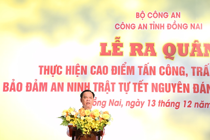 CLIP: Thiếu tướng Nguyễn Sỹ Quang phát lệnh tổng lực tấn công, trấn áp tội phạm dịp Tết 2024- Ảnh 1. CLIP: Thiếu tướng Nguyễn Sỹ Quang phát lệnh tổng lực tấn công, trấn áp tội phạm dịp Tết 2024- Ảnh 1.