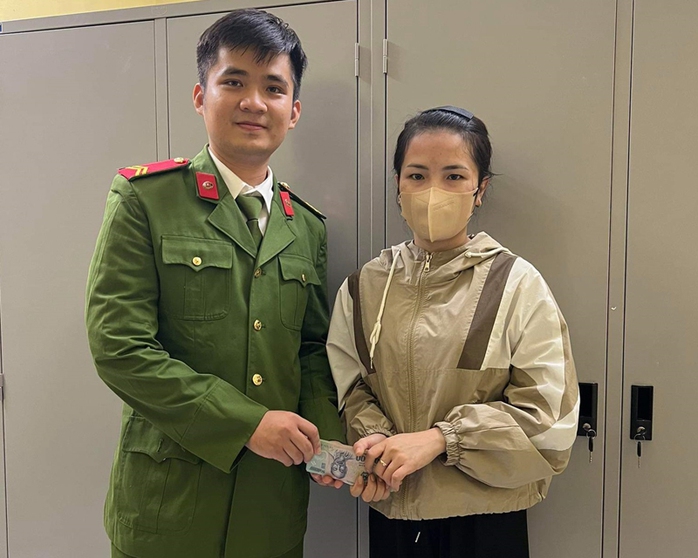 Anh cảnh sát tìm nữ khổ chủ để trả lại 22 triệu đồng đánh rơi- Ảnh 1. Anh cảnh sát tìm nữ khổ chủ để trả lại 22 triệu đồng đánh rơi- Ảnh 1.