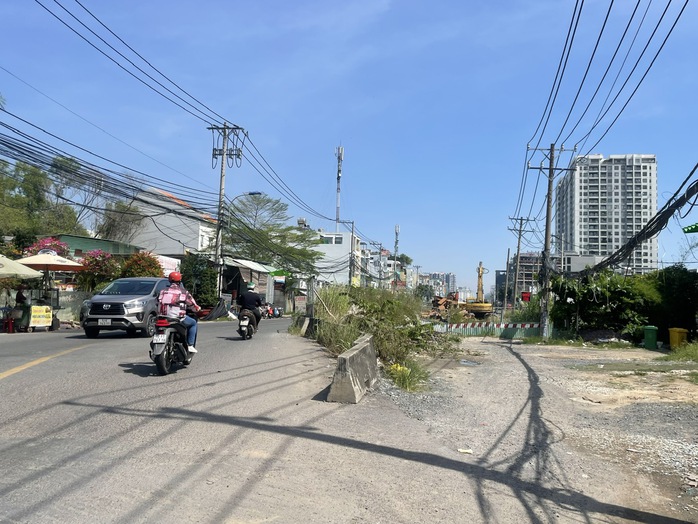 TP HCM: Nhắc nhở hàng loạt công trình giao thông- Ảnh 1. TP HCM: Nhắc nhở hàng loạt công trình giao thông- Ảnh 1.