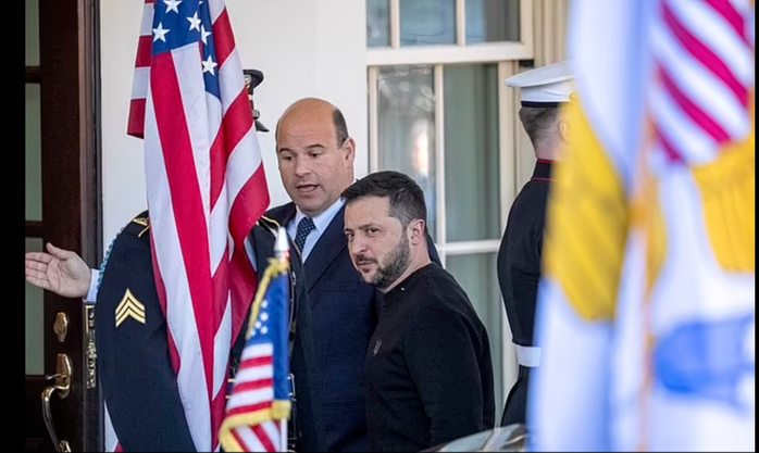 Tổng thống Joe Biden dùng “đặc quyền” chuyển viện trợ cho Ukraine- Ảnh 1. Tổng thống Joe Biden dùng “đặc quyền” chuyển viện trợ cho Ukraine- Ảnh 1.