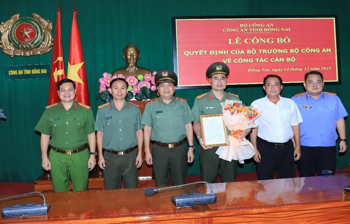 Bổ nhiệm Thủ trưởng Cơ quan An ninh điều tra Công an tỉnh Đồng Nai- Ảnh 1. Bổ nhiệm Thủ trưởng Cơ quan An ninh điều tra Công an tỉnh Đồng Nai- Ảnh 1.
