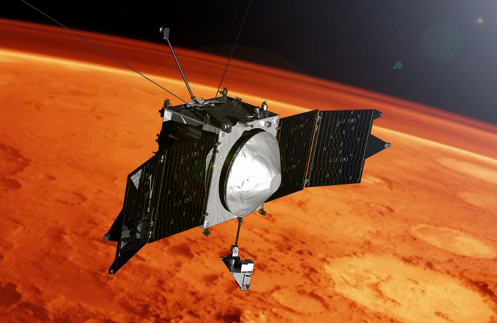 Sao Hỏa bị tấn công, “vỏ” phồng to gấp 3 lần- Ảnh 1. Tàu thám hiểm Sao Hỏa MAVEN của NASA