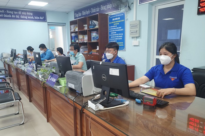 6 việc công chức không được phép làm - Ảnh 1. 6 việc công chức không được phép làm - Ảnh 1.