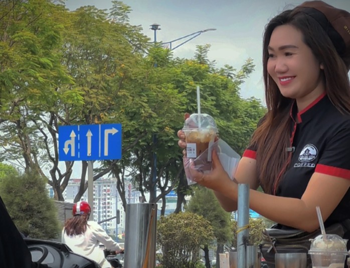 TikToker 9x Bình Thuận cảnh báo lừa đảo hút triệu view
- Ảnh 2. TikToker 9x Bình Thuận cảnh báo lừa đảo hút triệu view
- Ảnh 2.