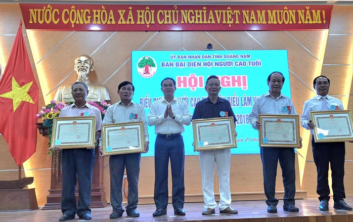 Nhẹ lòng khi được giúp đời- Ảnh 3. Nhẹ lòng khi được giúp đời- Ảnh 3.