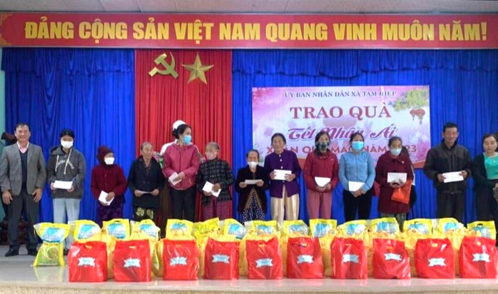 Nhẹ lòng khi được giúp đời- Ảnh 2. Nhẹ lòng khi được giúp đời- Ảnh 2.