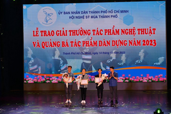 Nghệ sĩ múa TP HCM hướng tới những thăng hoa sáng tạo độc đáo- Ảnh 3. Nghệ sĩ múa TP HCM hướng tới những thăng hoa sáng tạo độc đáo- Ảnh 3.
