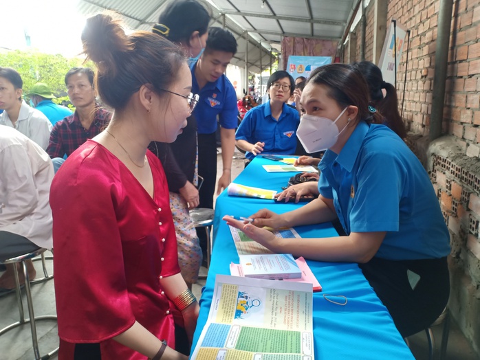 Thiệt thòi vì bị doanh nghiệp nợ lương, BHXH- Ảnh 1. Thiệt thòi vì bị doanh nghiệp nợ lương, BHXH- Ảnh 1.