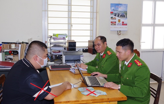 Cho vay "tín dụng đen" 35 triệu, hơn 2 tháng thu 112 triệu đồng- Ảnh 1. Cho vay "tín dụng đen" 35 triệu, hơn 2 tháng thu 112 triệu đồng- Ảnh 1.
