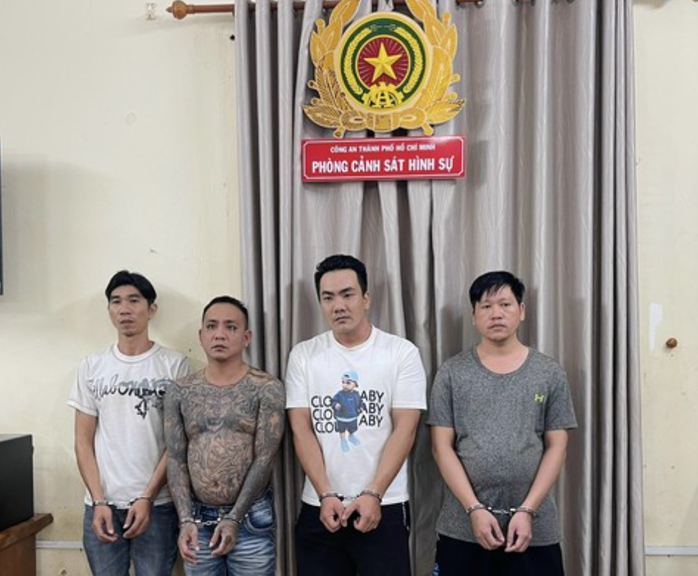 Công an TP HCM bắt khẩn cấp 3 nhóm "anh chị"- Ảnh 2. Công an TP HCM bắt khẩn cấp 3 nhóm "anh chị"- Ảnh 2.