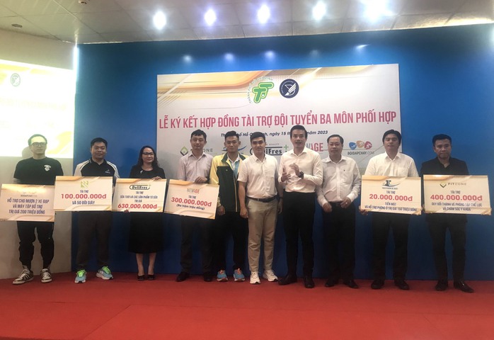 Tuyển Triathlon TP HCM nhận gói tài trợ 2 tỉ đồng- Ảnh 5. Tuyển Triathlon TP HCM nhận gói tài trợ 2 tỉ đồng- Ảnh 5.