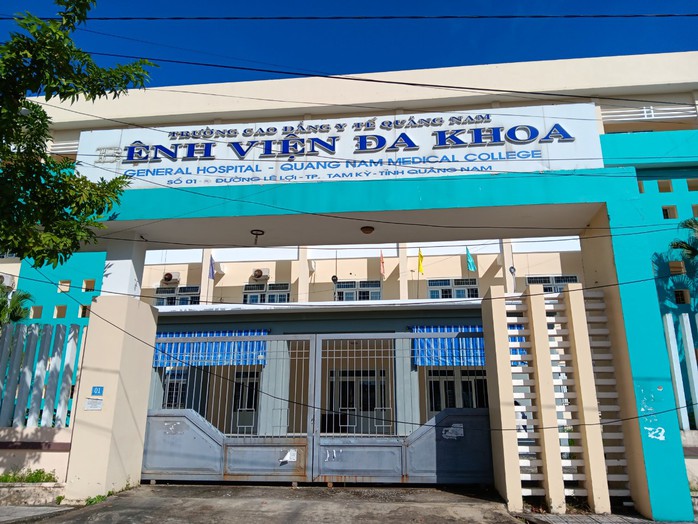 Cán bộ, giảng viên ở Quảng Nam ngừng việc tập thể đi làm lại, tiếp tục chờ lương- Ảnh 2. Cán bộ, giảng viên ở Quảng Nam ngừng việc tập thể đi làm lại, tiếp tục chờ lương- Ảnh 2.