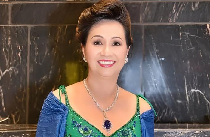 Tham ô hàng trăm ngàn tỉ đồng, nữ chủ tịch Vạn Thịnh Phát sử dụng vào việc gì?
- Ảnh 1. Tham ô hàng trăm ngàn tỉ đồng, nữ chủ tịch Vạn Thịnh Phát sử dụng vào việc gì?
- Ảnh 1.