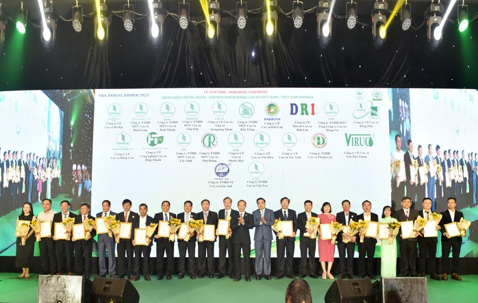 21 doanh nghiệp được chứng nhận nhãn hiệu “Cao su Việt Nam”- Ảnh 2. 21 doanh nghiệp được chứng nhận nhãn hiệu “Cao su Việt Nam”- Ảnh 2.