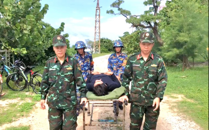 "Thiên thần hộ mệnh" ở Trường Sa- Ảnh 2. "Thiên thần hộ mệnh" ở Trường Sa- Ảnh 2.