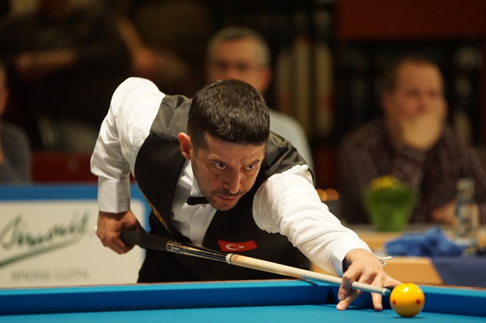 Trần Quyết Chiến tranh tài cùng á quân thế giới billiards carom 3 băng - Ảnh 3. Trần Quyết Chiến tranh tài cùng á quân thế giới billiards carom 3 băng - Ảnh 3.