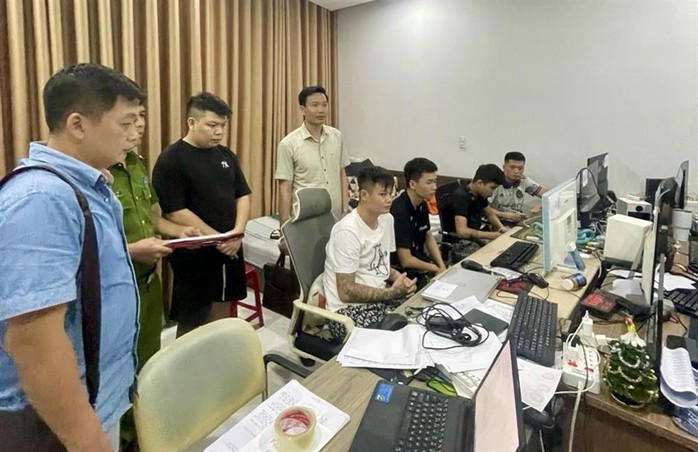 Phá đường dây cho khoảng 100.000 lượt người vay lãi xuất “cắt cổ”- Ảnh 2. Phá đường dây cho khoảng 100.000 lượt người vay lãi xuất “cắt cổ”- Ảnh 2.