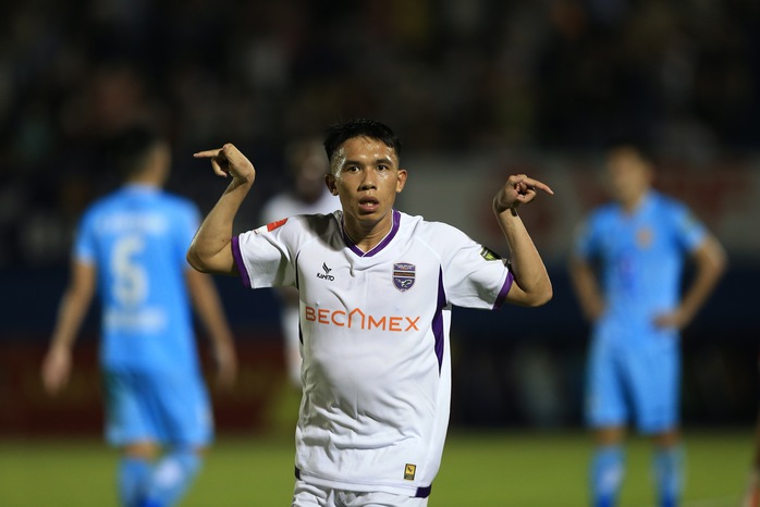 Tiến Linh lại nỗ súng, giúp Bình Dương ngược dòng lên đầu bảng V-League 2023- Ảnh 7. Tiến Linh lại nỗ súng, giúp Bình Dương ngược dòng lên đầu bảng V-League 2023- Ảnh 7.