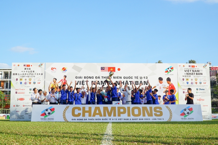 U13 PVF vô địch giải bóng đá quốc tế- Ảnh 1. U13 PVF vô địch giải bóng đá quốc tế- Ảnh 1.