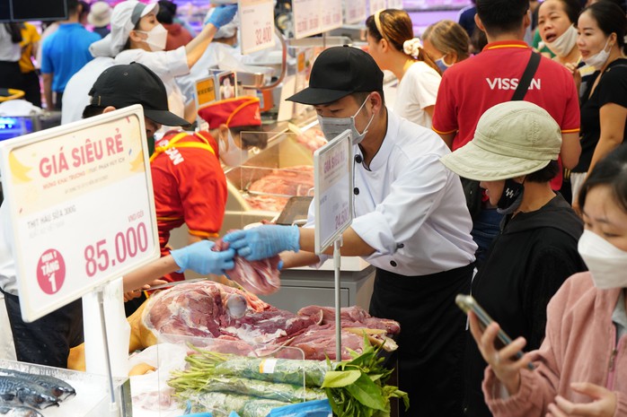Các doanh nghiệp đang nỗ lực kích cầu tiêu dùng nội địa dịp cuối năm Các doanh nghiệp đang nỗ lực kích cầu tiêu dùng nội địa dịp cuối năm