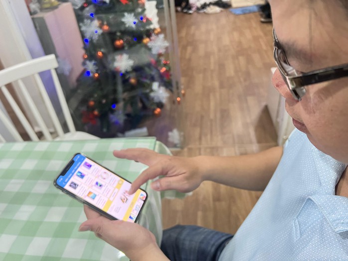 Hiện người dùng internet chỉ mới xoay quanh tìm kiếm thông tin, tương tác mạng xã hội, mua hàng trên các sàn thương mại... Ảnh: VY THƯ Hiện người dùng internet chỉ mới xoay quanh tìm kiếm thông tin, tương tác mạng xã hội, mua hàng trên các sàn thương mại... Ảnh: VY THƯ