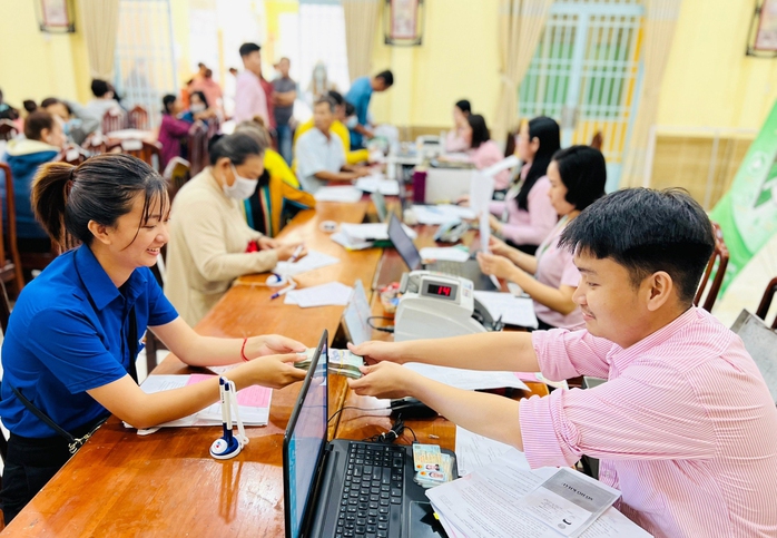 TP HCM triển khai hiệu quả nhiều chương trình tín dụng chính sách xã hội- Ảnh 1. TP HCM triển khai hiệu quả nhiều chương trình tín dụng chính sách xã hội- Ảnh 1.