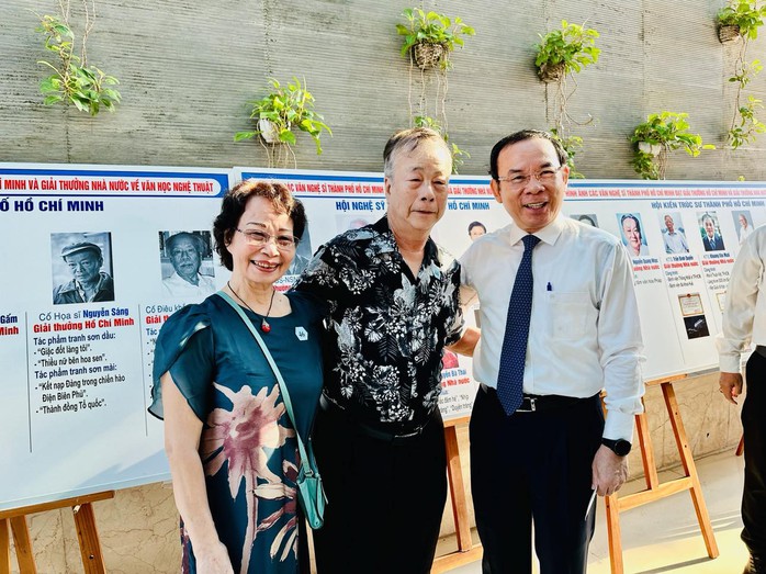 Trang trọng, nghĩa tình lễ Kỷ niệm 60 năm thành lập Liên hiệp các Hội VHNT TP HCM- Ảnh 2. Trang trọng, nghĩa tình lễ Kỷ niệm 60 năm thành lập Liên hiệp các Hội VHNT TP HCM- Ảnh 2.