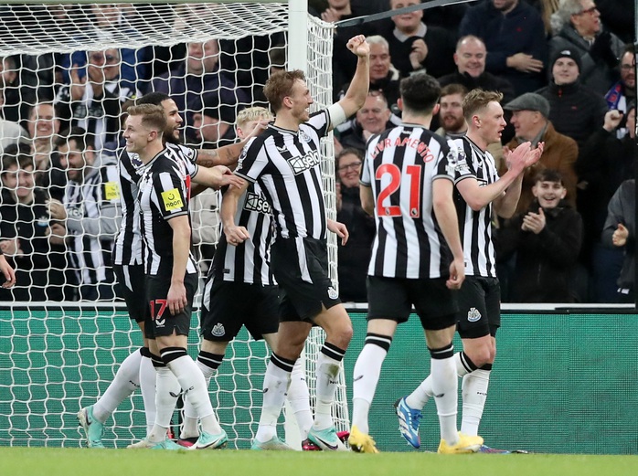 Man City hụt hơi khó ngờ, Chelsea và Newcastle bùng nổ dữ dội vòng 17- Ảnh 10. Man City hụt hơi khó ngờ, Chelsea và Newcastle bùng nổ dữ dội vòng 17- Ảnh 10.