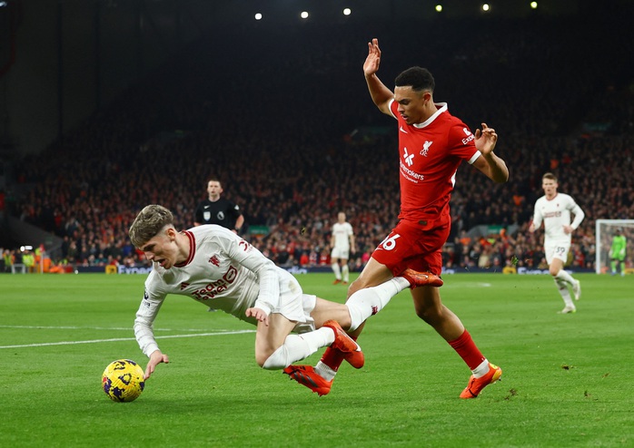Hòa kiên cường Liverpool, Man United làm nức lòng người hâm mộ - Ảnh 5. Hòa kiên cường Liverpool, Man United làm nức lòng người hâm mộ - Ảnh 5.