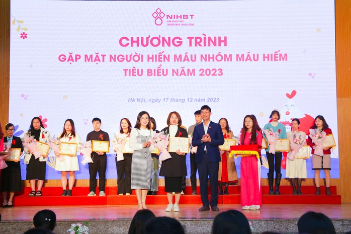 Những giọt máu hiếm cứu người- Ảnh 2. Những giọt máu hiếm cứu người- Ảnh 2.