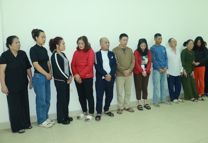 Nhiều “quý bà” tham gia điều hành đường dây đánh bạc hơn 200 tỉ đồng- Ảnh 1. Nhiều “quý bà” tham gia điều hành đường dây đánh bạc hơn 200 tỉ đồng- Ảnh 1.