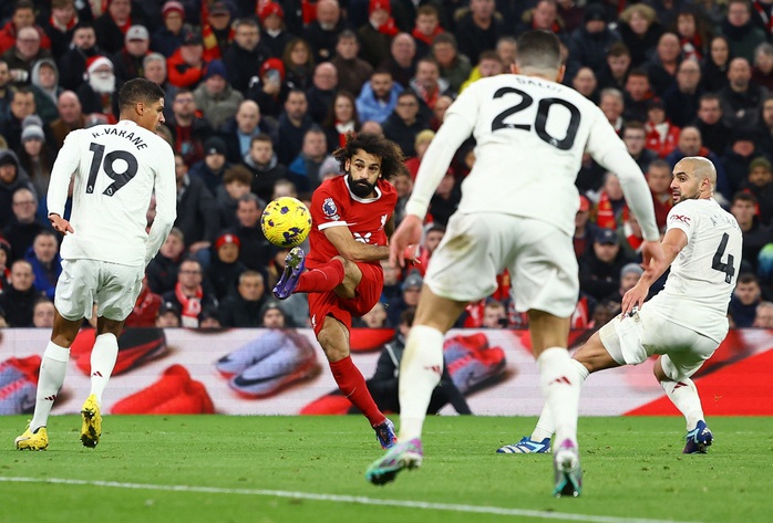 Hòa kiên cường Liverpool, Man United làm nức lòng người hâm mộ - Ảnh 3. Hòa kiên cường Liverpool, Man United làm nức lòng người hâm mộ - Ảnh 3.