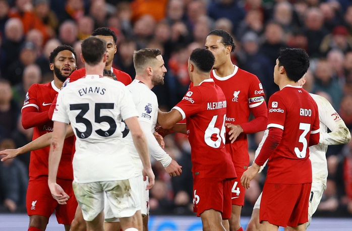 Hòa kiên cường Liverpool, Man United làm nức lòng người hâm mộ - Ảnh 4. Hòa kiên cường Liverpool, Man United làm nức lòng người hâm mộ - Ảnh 4.