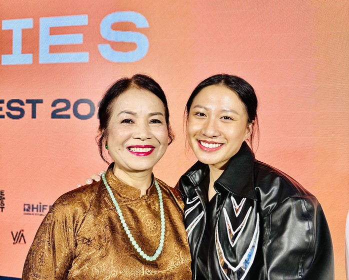 NSƯT Minh Trang xúc động trước nỗ lực của đạo diễn Catherine T. Nguyen- Ảnh 1. NSƯT Minh Trang xúc động trước nỗ lực của đạo diễn Catherine T. Nguyen- Ảnh 1.