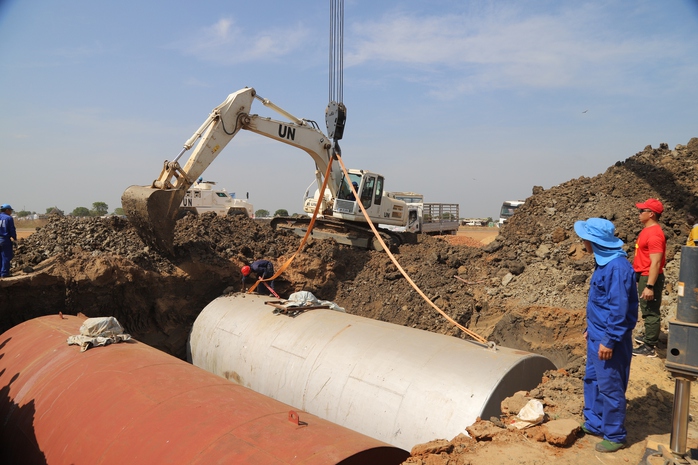 Đội công binh tranh thủ ngày nghỉ cuối tuần hỗ trợ người dân Abyei- Ảnh 6. Đội công binh tranh thủ ngày nghỉ cuối tuần hỗ trợ người dân Abyei- Ảnh 6.