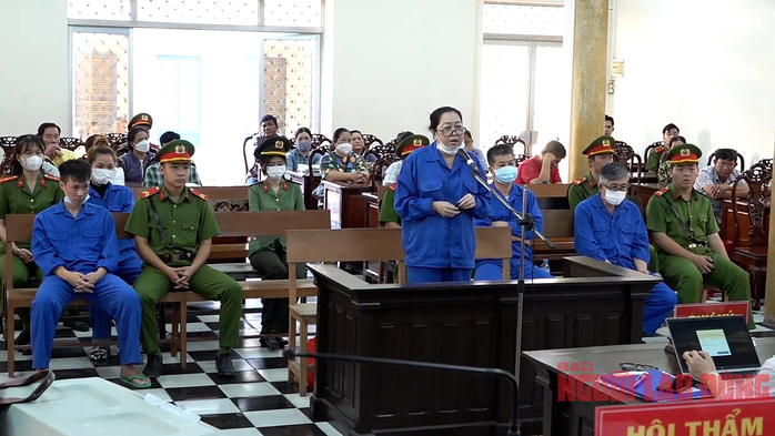 “Trùm” buôn lậu Mười Tường và 2 cựu cán bộ công an An Giang lĩnh án- Ảnh 1. “Trùm” buôn lậu Mười Tường và 2 cựu cán bộ công an An Giang lĩnh án- Ảnh 1.