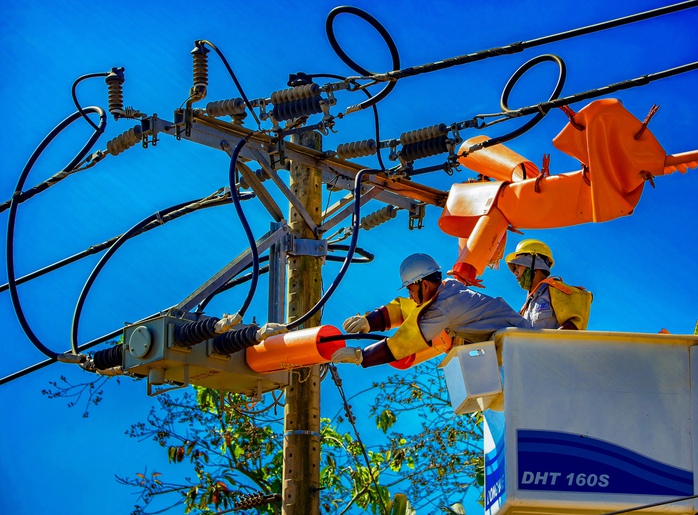 EVNSPC triển khai giải pháp bảo đảm cung cấp điện năm 2024- Ảnh 2. EVNSPC triển khai giải pháp bảo đảm cung cấp điện năm 2024- Ảnh 2.