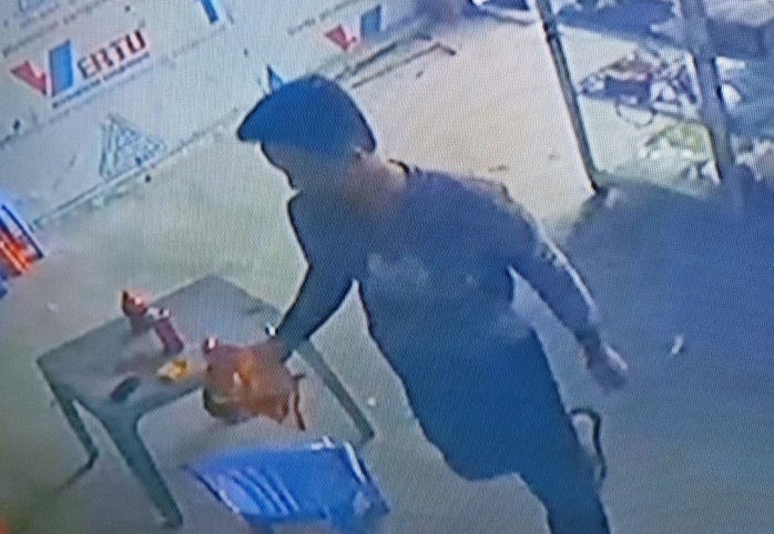 Bất ngờ nhân thân kẻ sát hại nữ chủ tiệm tạp hóa- Ảnh 2. Bất ngờ nhân thân kẻ sát hại nữ chủ tiệm tạp hóa- Ảnh 2.