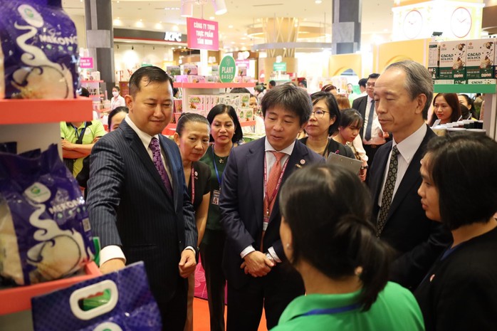 AEON Việt Nam vào top 3 doanh nghiệp phát triển bền vững ngành thương mại – dịch vụ- Ảnh 2. AEON Việt Nam vào top 3 doanh nghiệp phát triển bền vững ngành thương mại – dịch vụ- Ảnh 2.